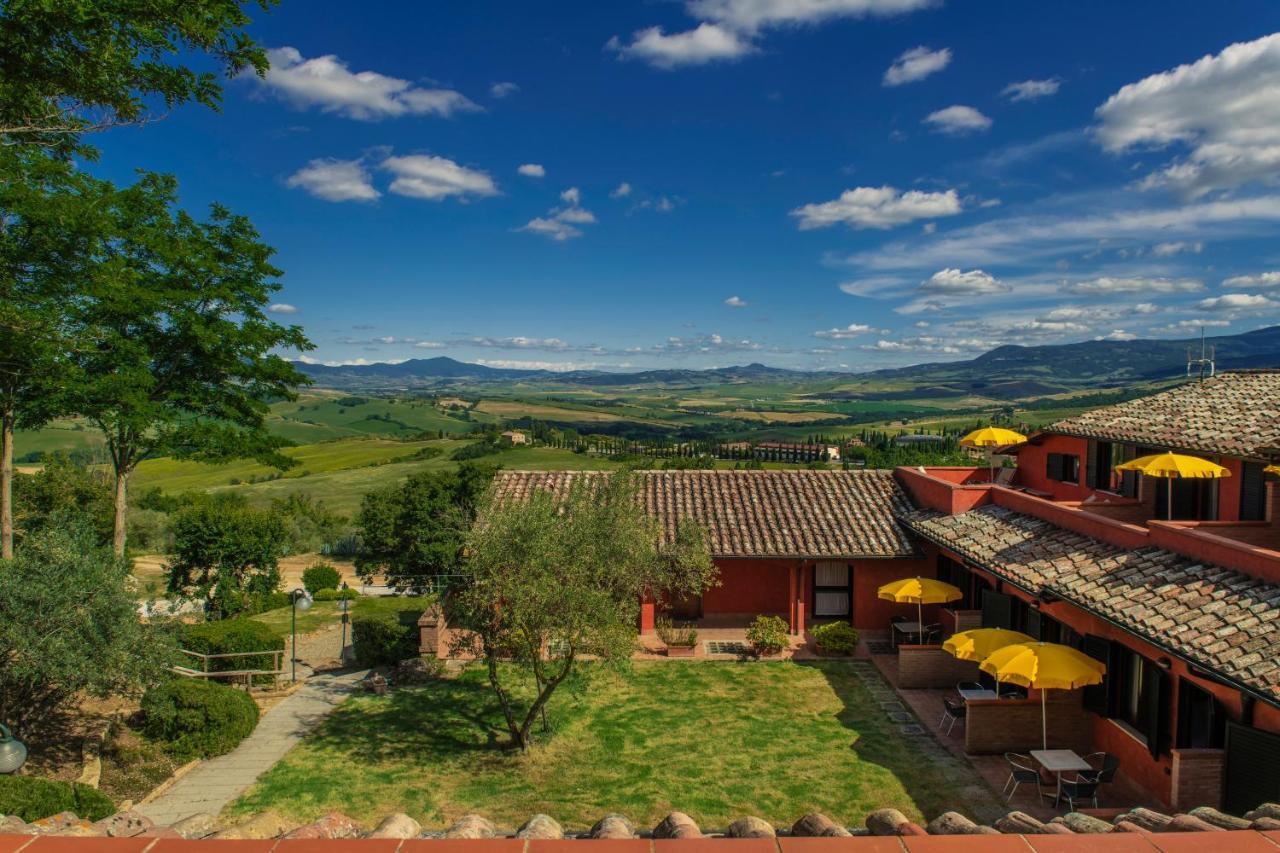 Casanova - Panoramic Rooms And Suites San Quirico dʼOrcia Exterior foto