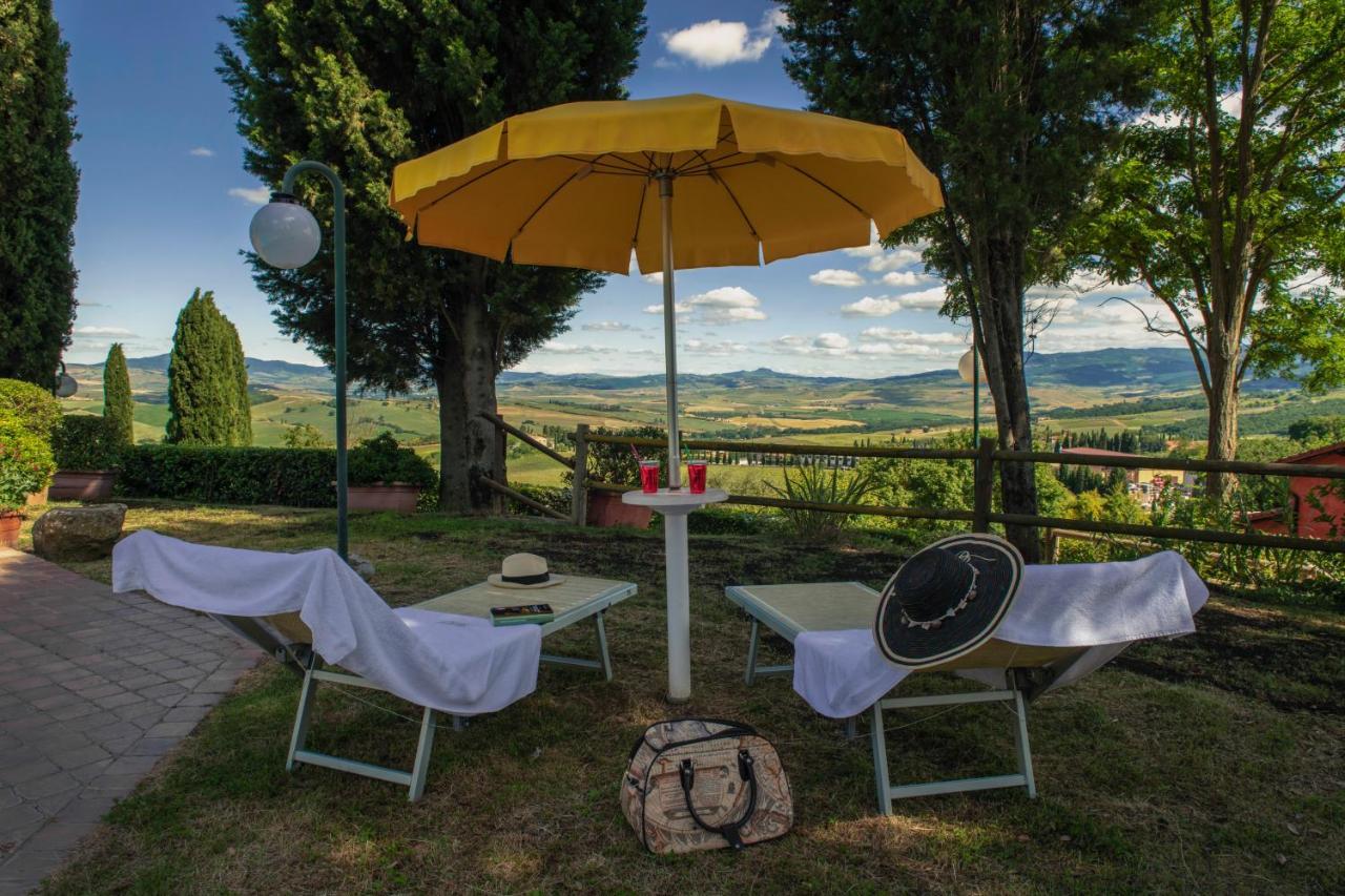 Casanova - Panoramic Rooms And Suites San Quirico dʼOrcia Exterior foto